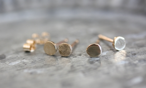 gold stud earrings round shiny