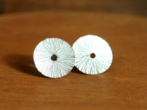 bark stud earrings (medium)