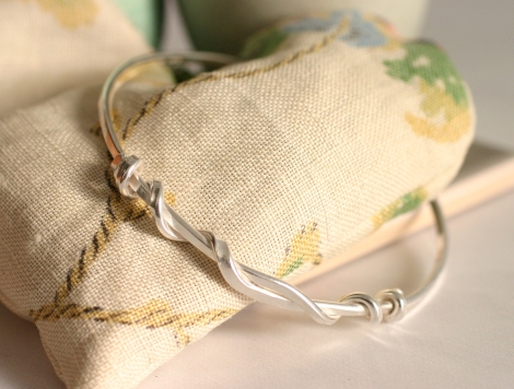 silver knot bangle